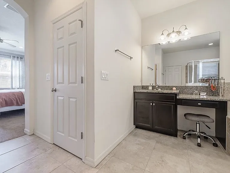 8214 Willow Beach Dr — Photo 1