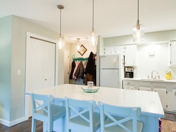 3rd image of 225 Dyckman Ave APT 7