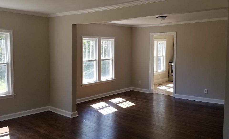 2nd image of 541 Eastland St