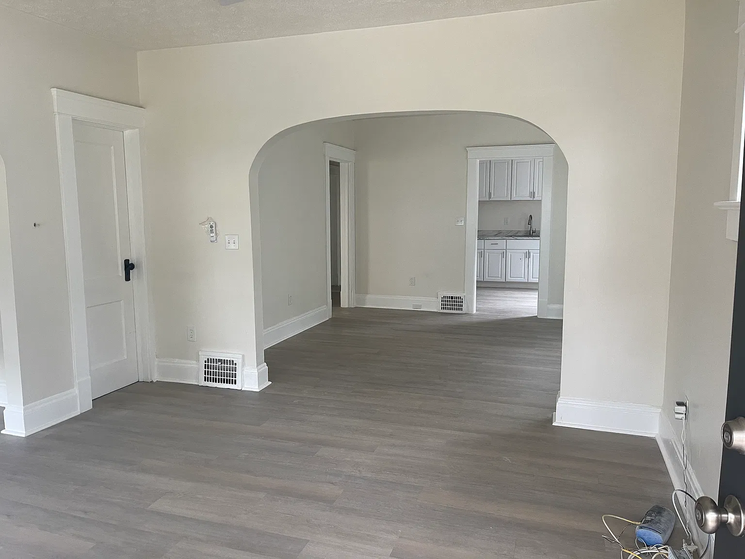 2312 Roanoke Ave — Photo 2