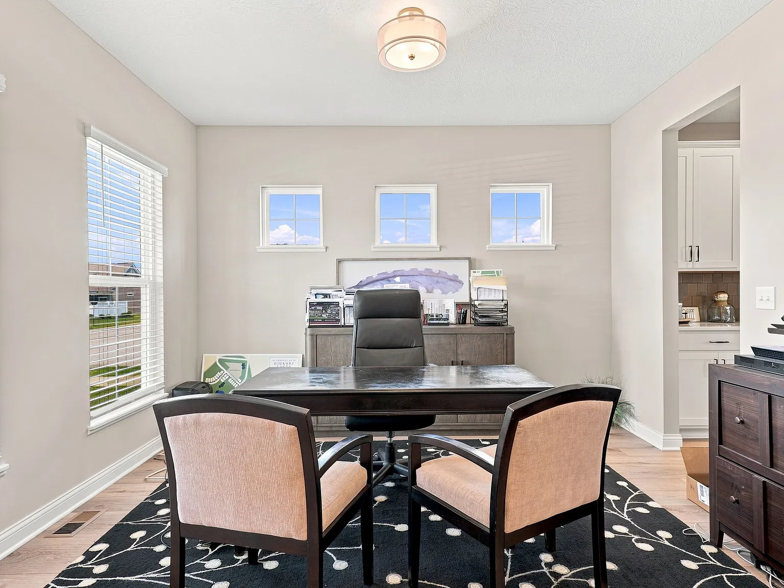 4 bed, 2.5 bath, 2961 sqft, $4,795 — Photo 4