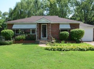 8100 Underhill Dr, Saint Louis, MO 63114