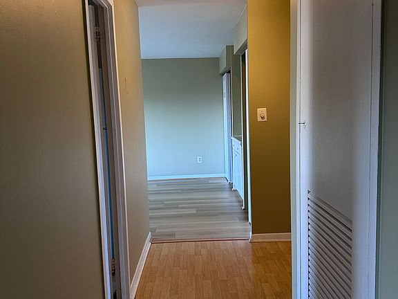4th image of 3101 S Manchester St APT 708