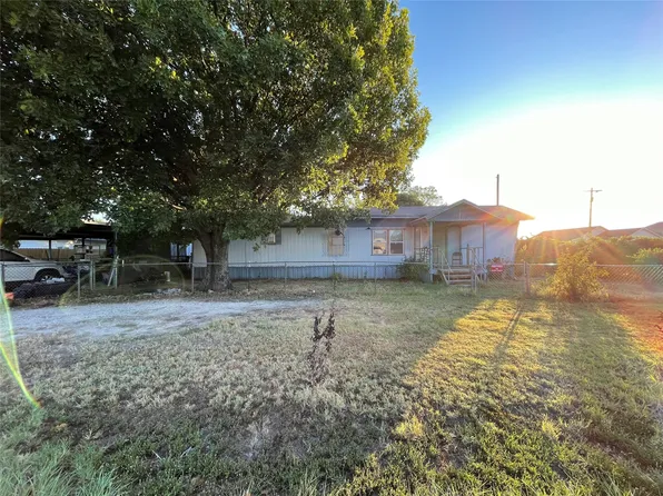 2400 Creek Dr, Granbury, TX 76048