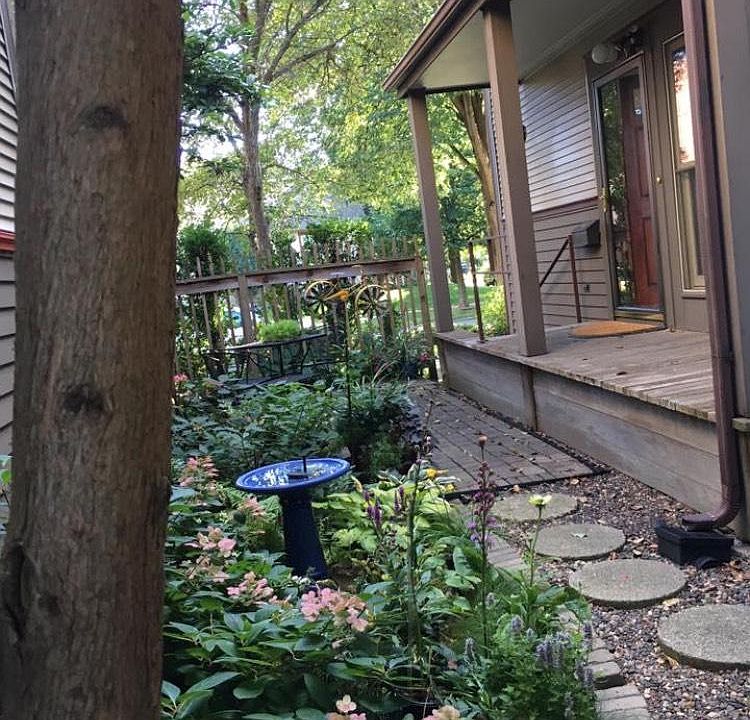 1st image of 557 Laurel Ave