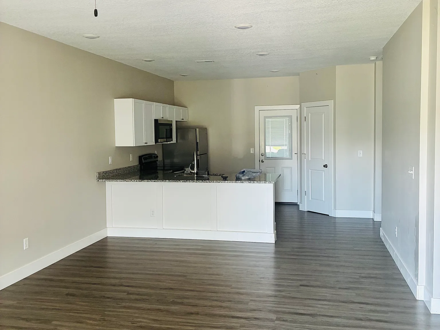 3 bed, 1240 sqft, $1,575 — Photo 4