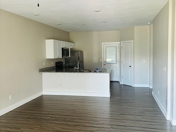 4th image of 5200-5202 N Honeylocust Cir #5200