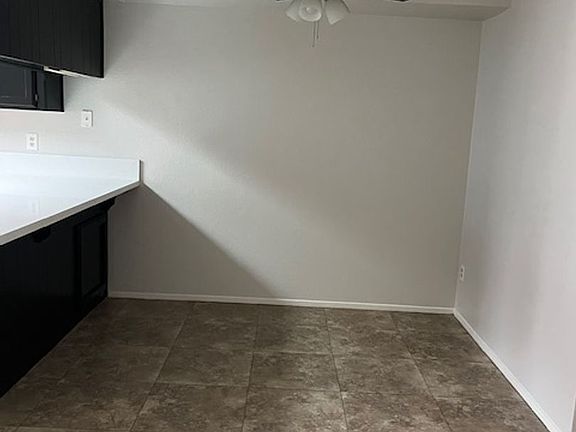 3rd image of 817 Quail Ln APT 6