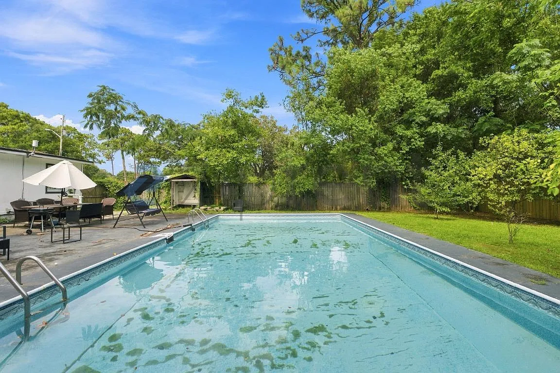 3 bed, 1240 sqft, $2,200 — Photo 2