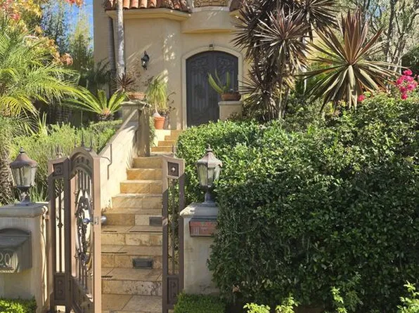 620 Lorna Ln, Los Angeles, CA 90049