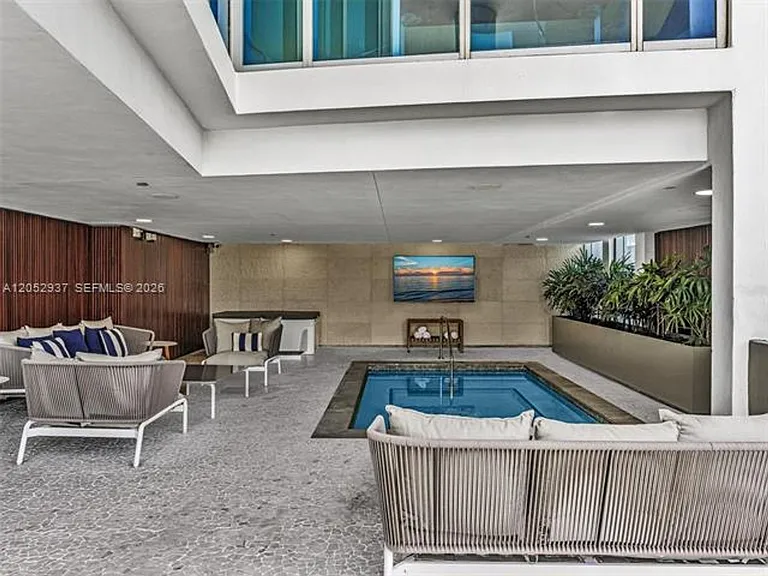 17001 Collins Ave #CU-2106 — Photo 30