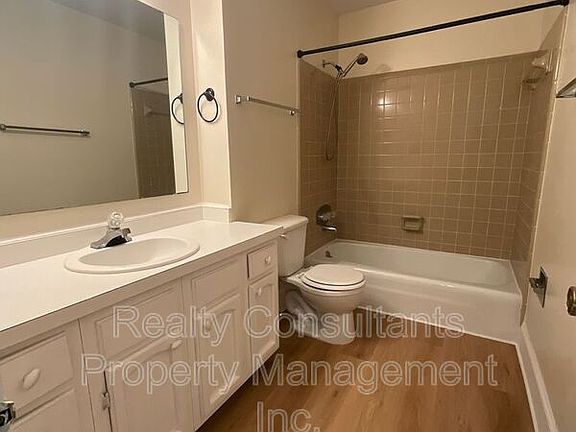 5th image of 3202 E Regents Park Ln