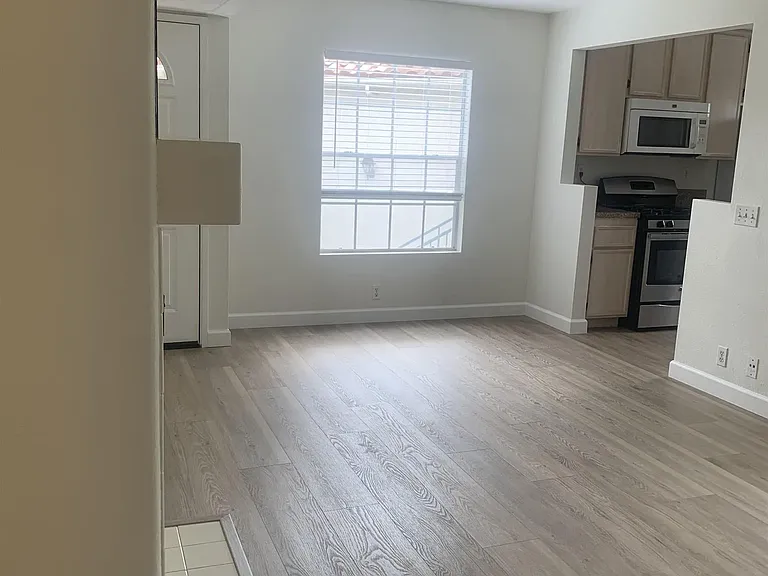 10656 Aderman Ave #30 — Photo 3