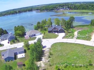 3 E Shore Dr, Random Lake, WI 53075