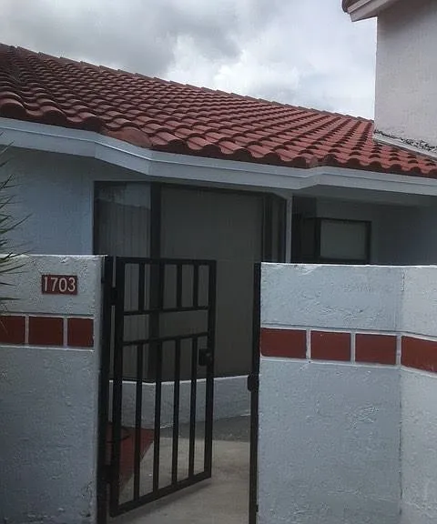 1703 San Remo Cir — Photo 2