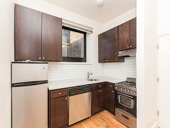 2nd image of 730 W Cornelia Ave #203