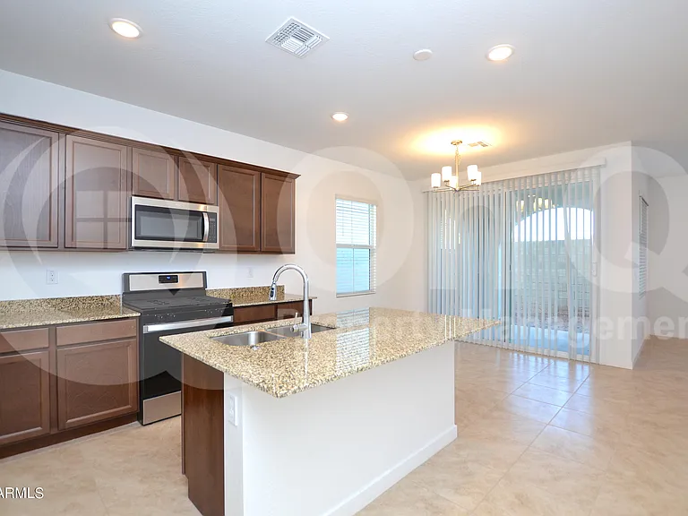 1173 N Jay Pl — Photo 4