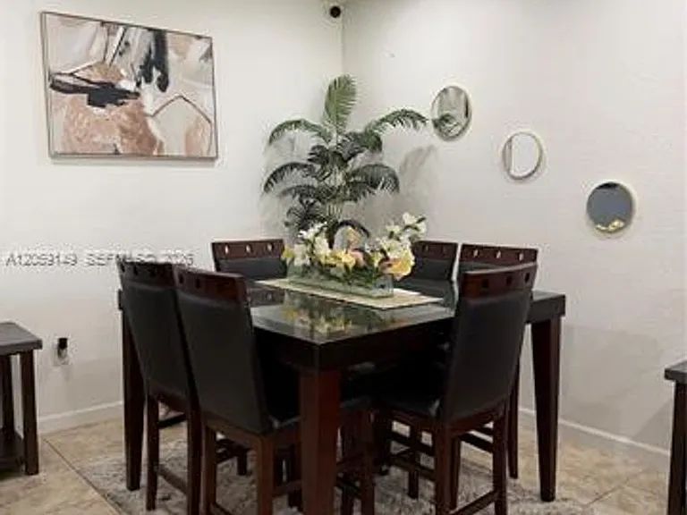 11302 NW 88th Ter #Townhouse 11302 — Photo 7