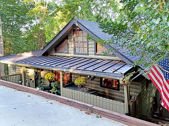3rd image of 344 Buck Ridge Rd