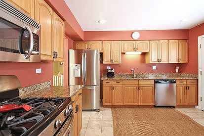 4th image of 2906 N Dunton Ave
