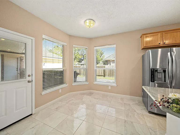 22430 Water Edge Ln — Photo 15