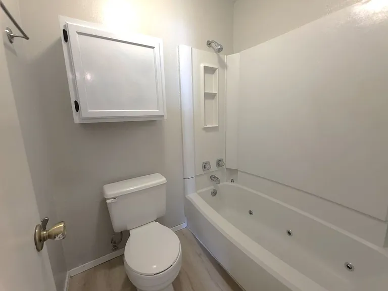 400 W South Town Dr #204 — Photo 7