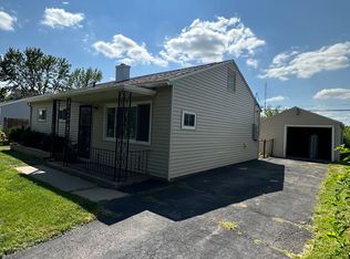 2430 Linwood St SW, Cedar Rapids, IA 52404