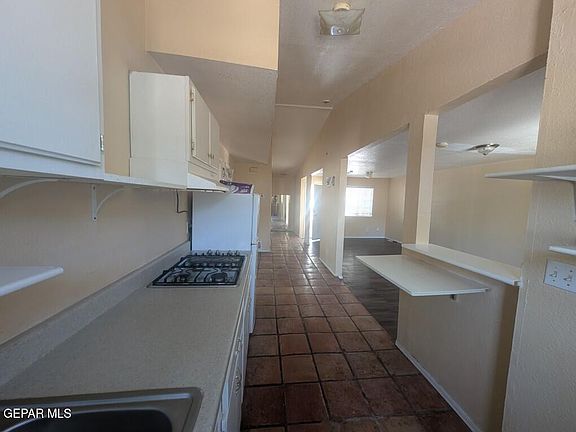 4th image of 3917 Volcanic Ave #B