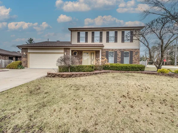 2100 Dartmouth Ln, Darien, IL 60561