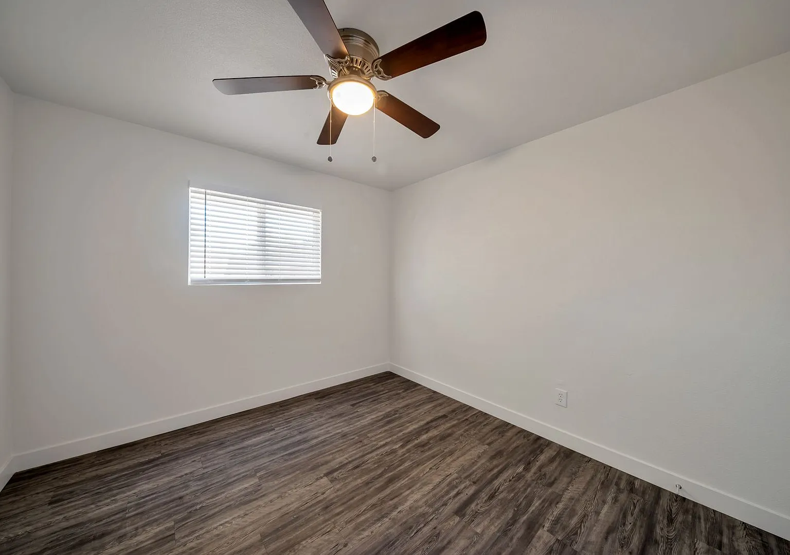 The Lowe located in the heart of Mesa! — Photo 2