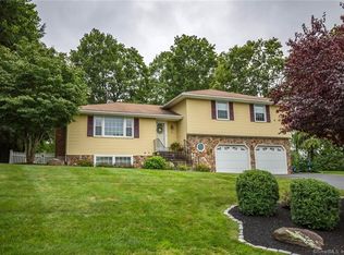 40 Briarwood Dr, Manchester, CT 06040