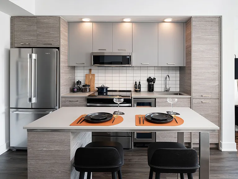 410 Dufferin St — Photo 26