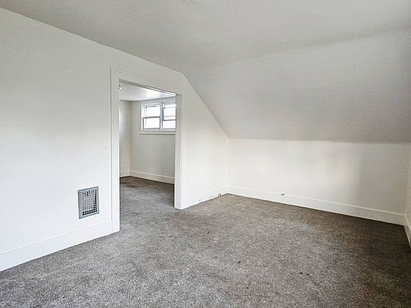2nd image of 148 Nassau Ave Floor 2