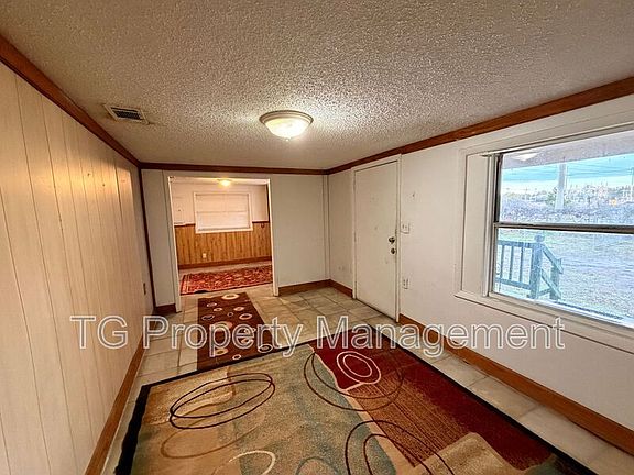 5th image of 10416 103rd St
