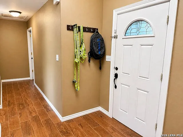 2 bed, 2.5 bath, 1591 sqft, $1,700 — Photo 2