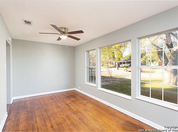 5th image of 218 Addax Dr