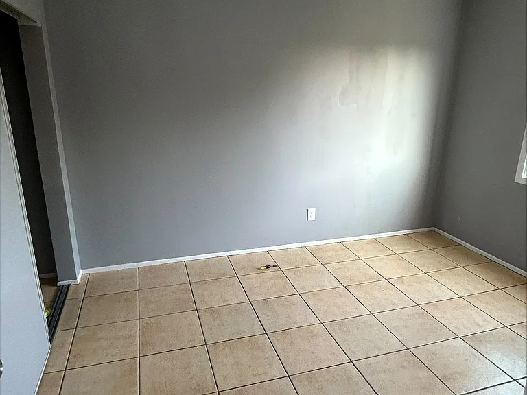 14723 S Berendo Ave #6 — Photo 6