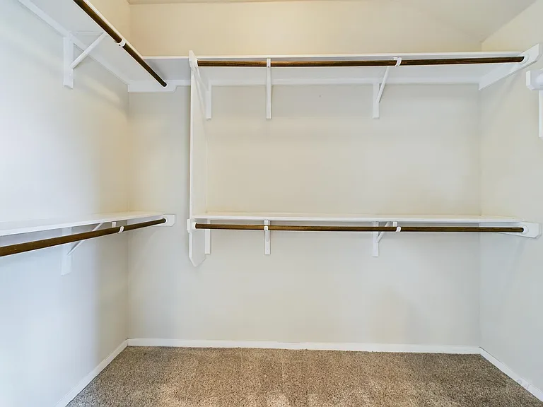 2409 Brook Crest Way — Photo 15