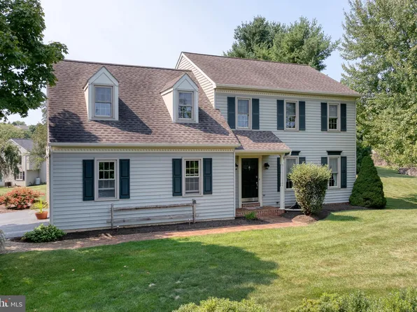 150 Briar Hill Rd, Lititz, PA 17543