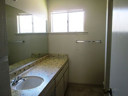 4th image of 17 Quay Ct APT 9