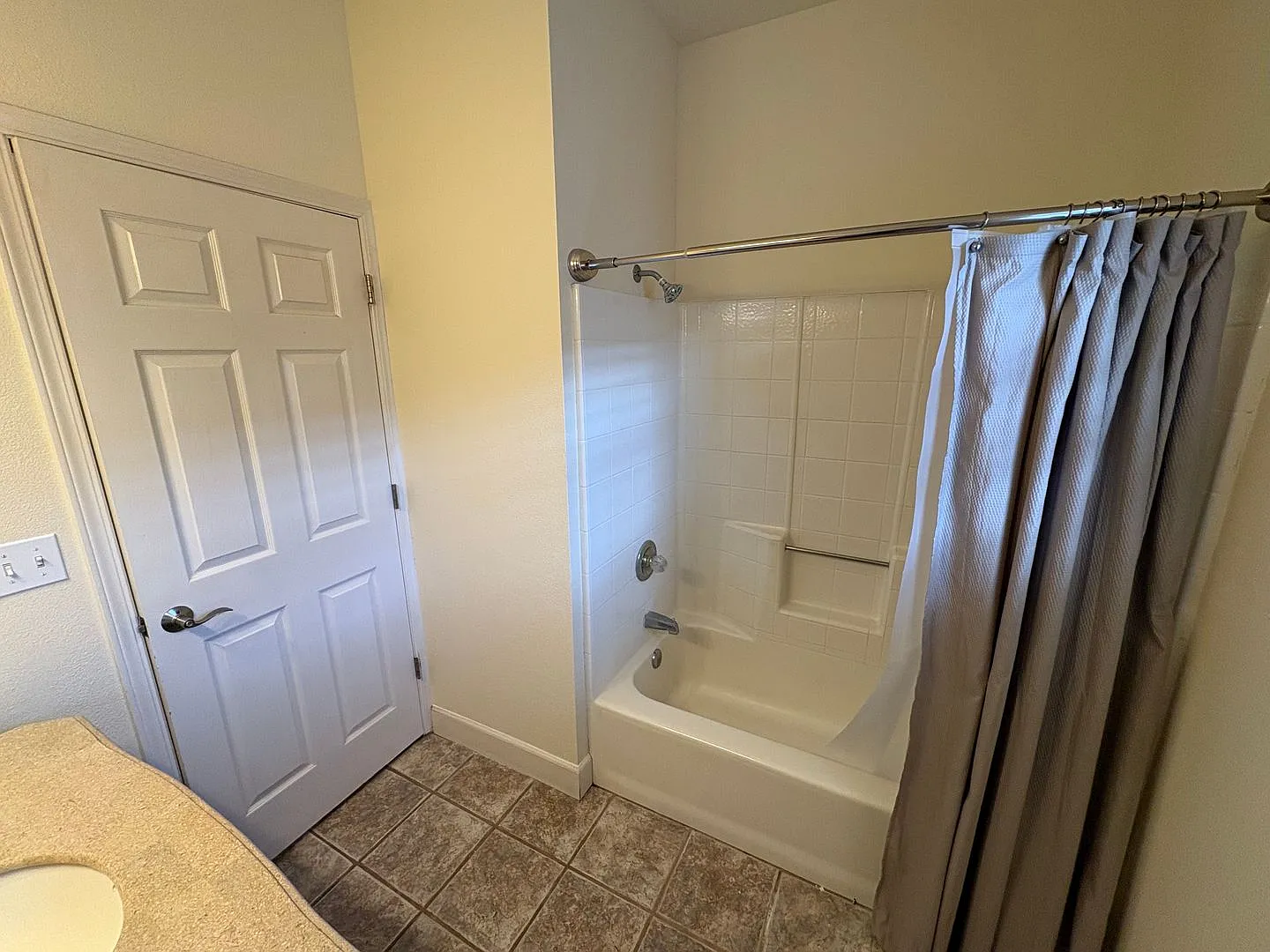 Spacious home with 3 Car Garage & Pool coming soon! — Photo 4