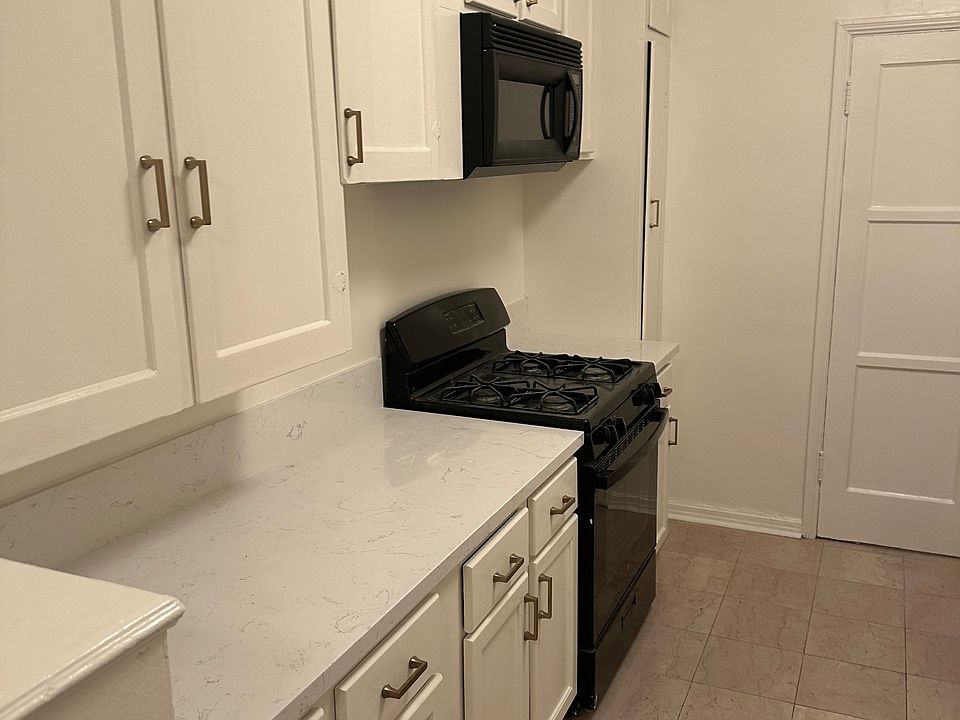 1st image of 325 S Cloverdale Ave APT 103