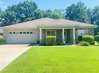 102 Tuscany Ln, Dothan, AL 36301