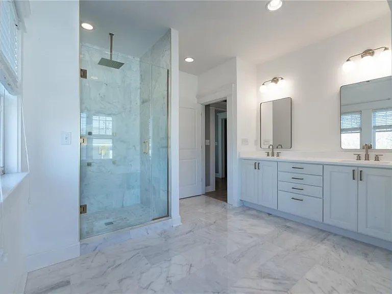 781 Greenwood Ave NE — Photo 34