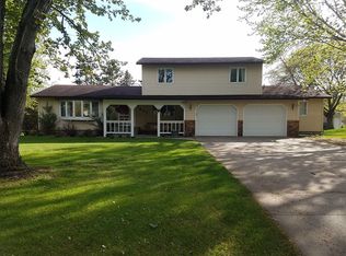 937 Spruce Dr, Saint Cloud, MN 56303