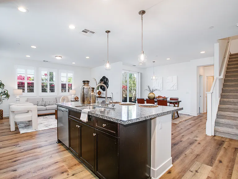 11632 Solaire Way — Photo 7