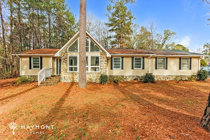 101 Serpentine Rd — Photo 1