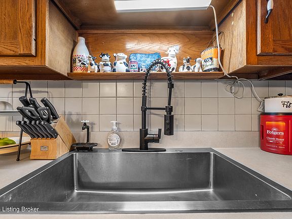 4th image of 241 Northview Dr