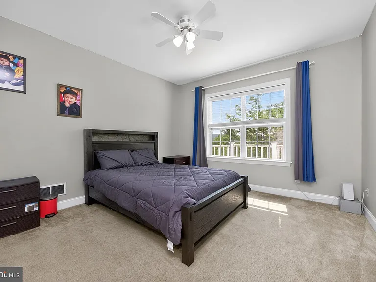121 Shilling Ave — Photo 36