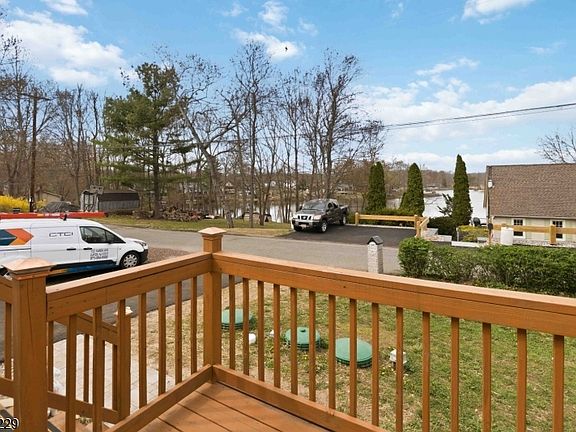 5th image of 54 Wildwood Rd